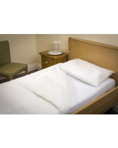 Standard Wipe Clean Duvet - Single Bed - 10.5 Tog (white)